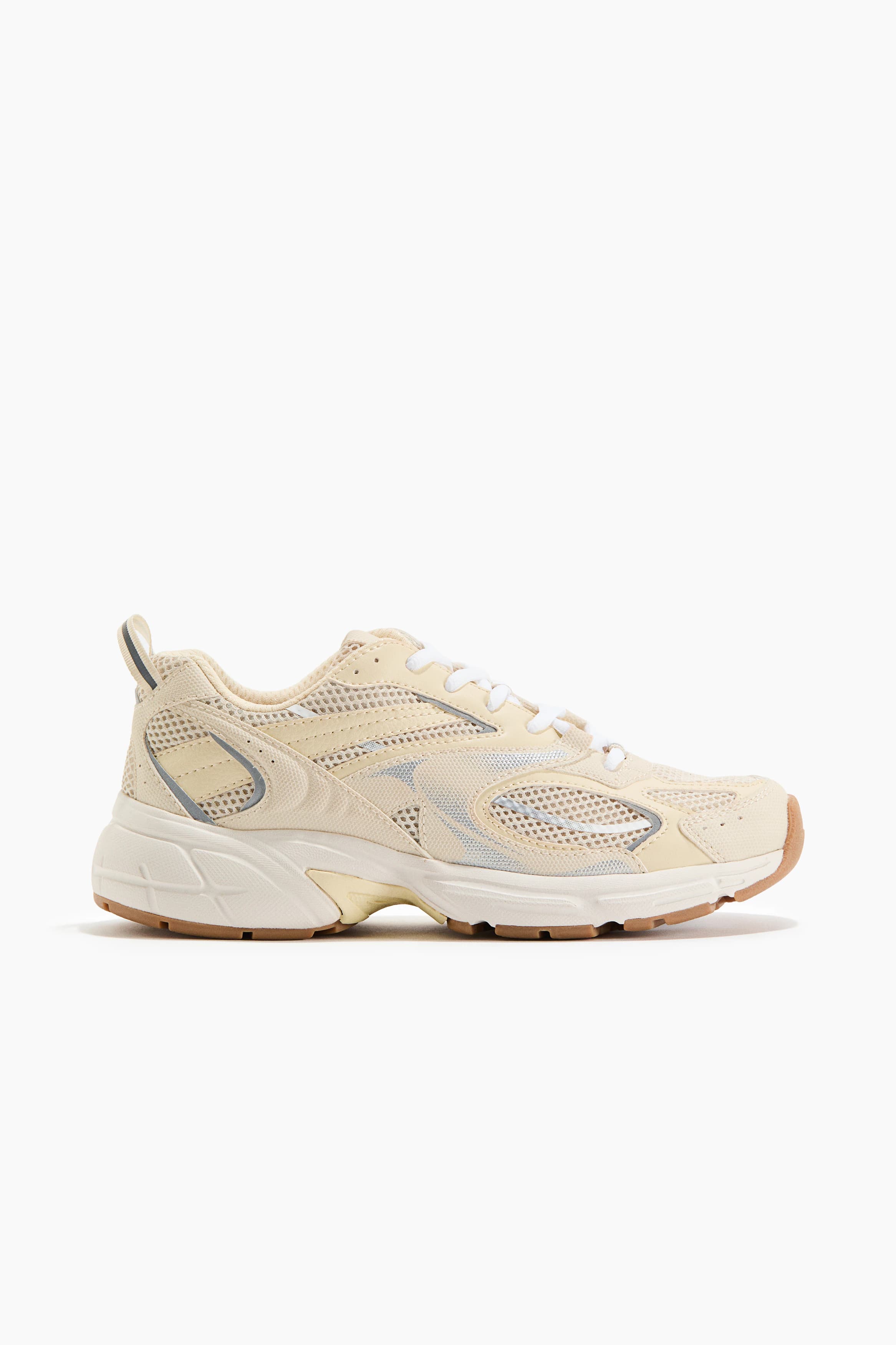 Chunky sneakers