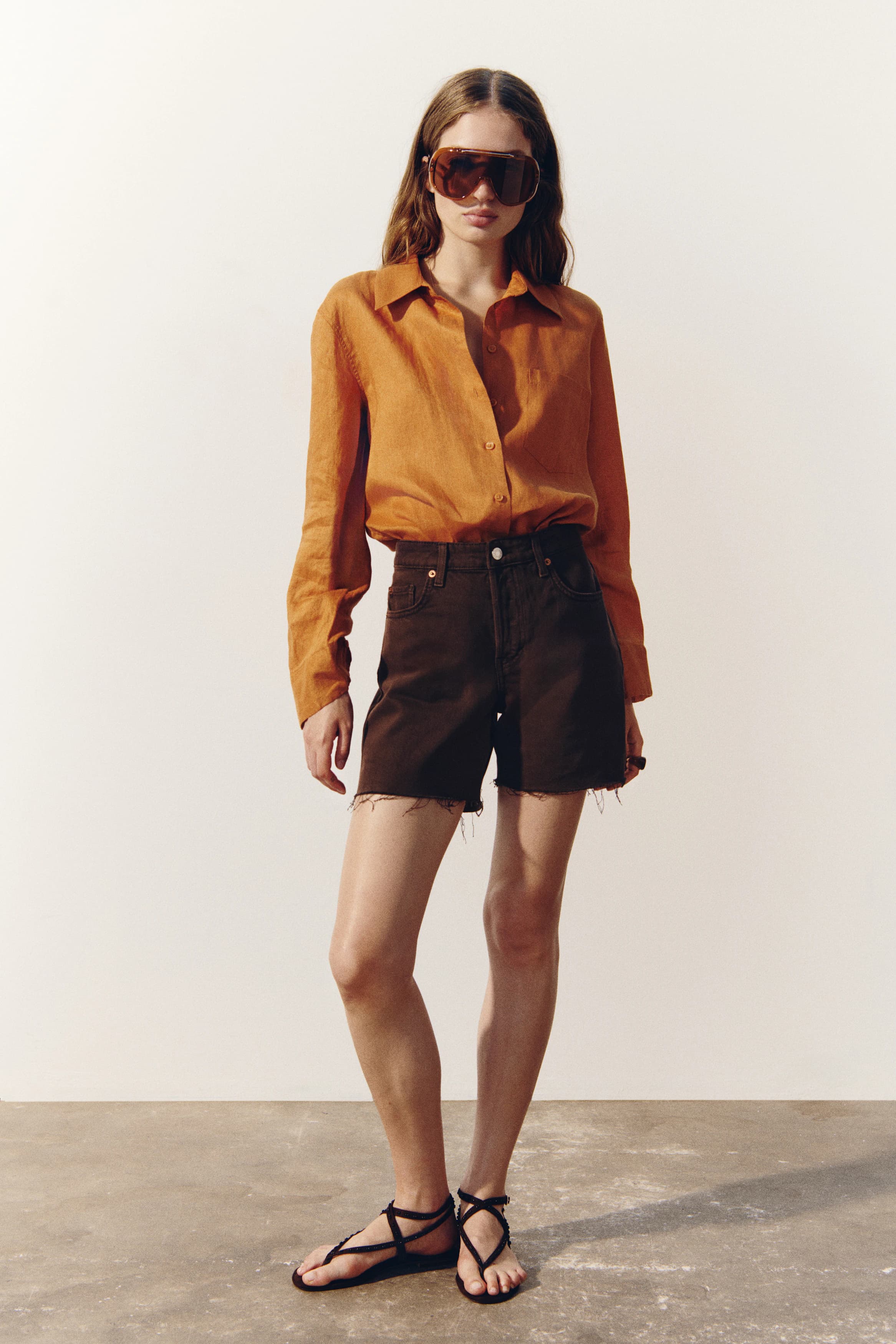Denim short met onafgewerkte randen