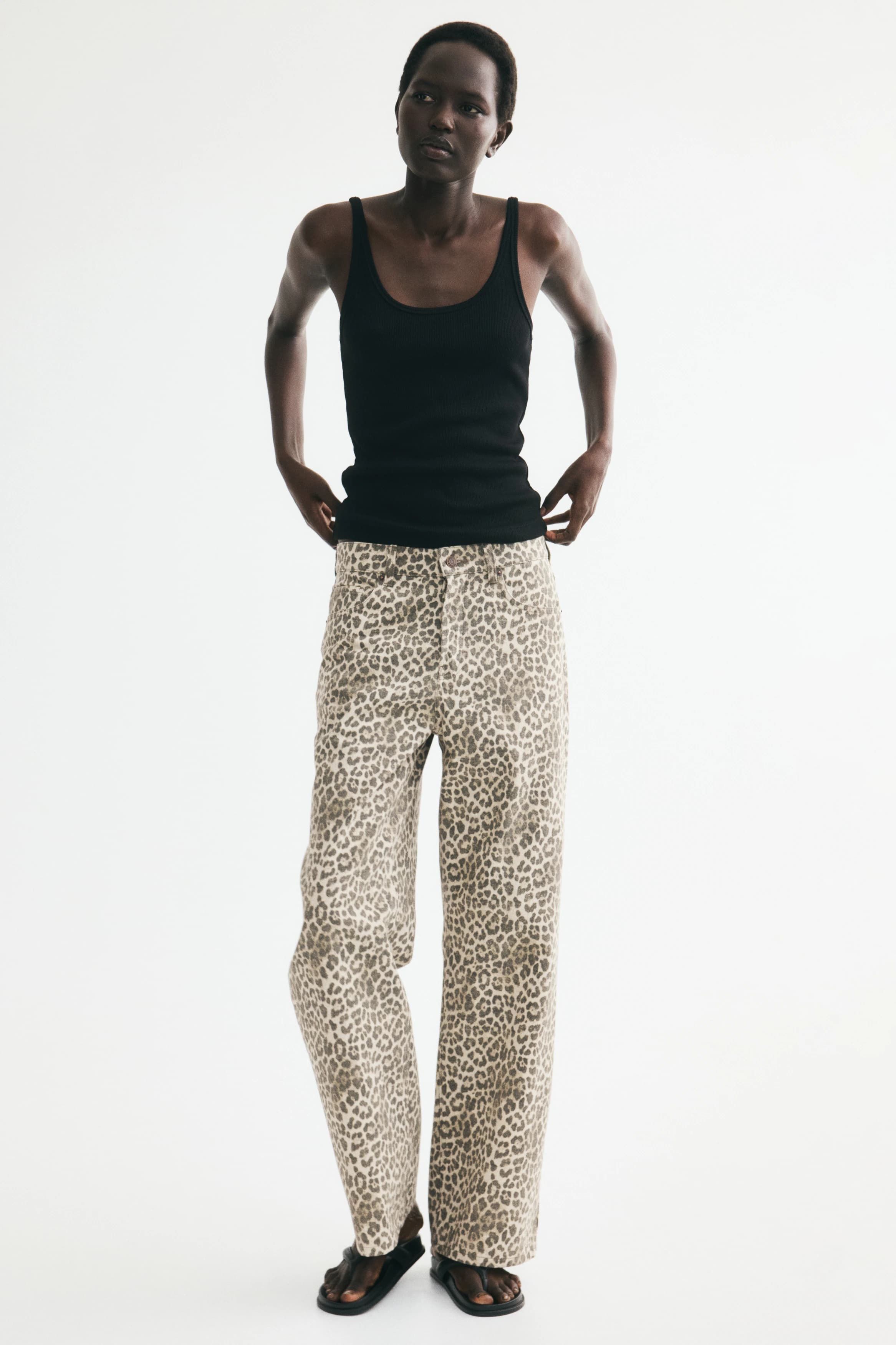Wide Regular Waist Jeans