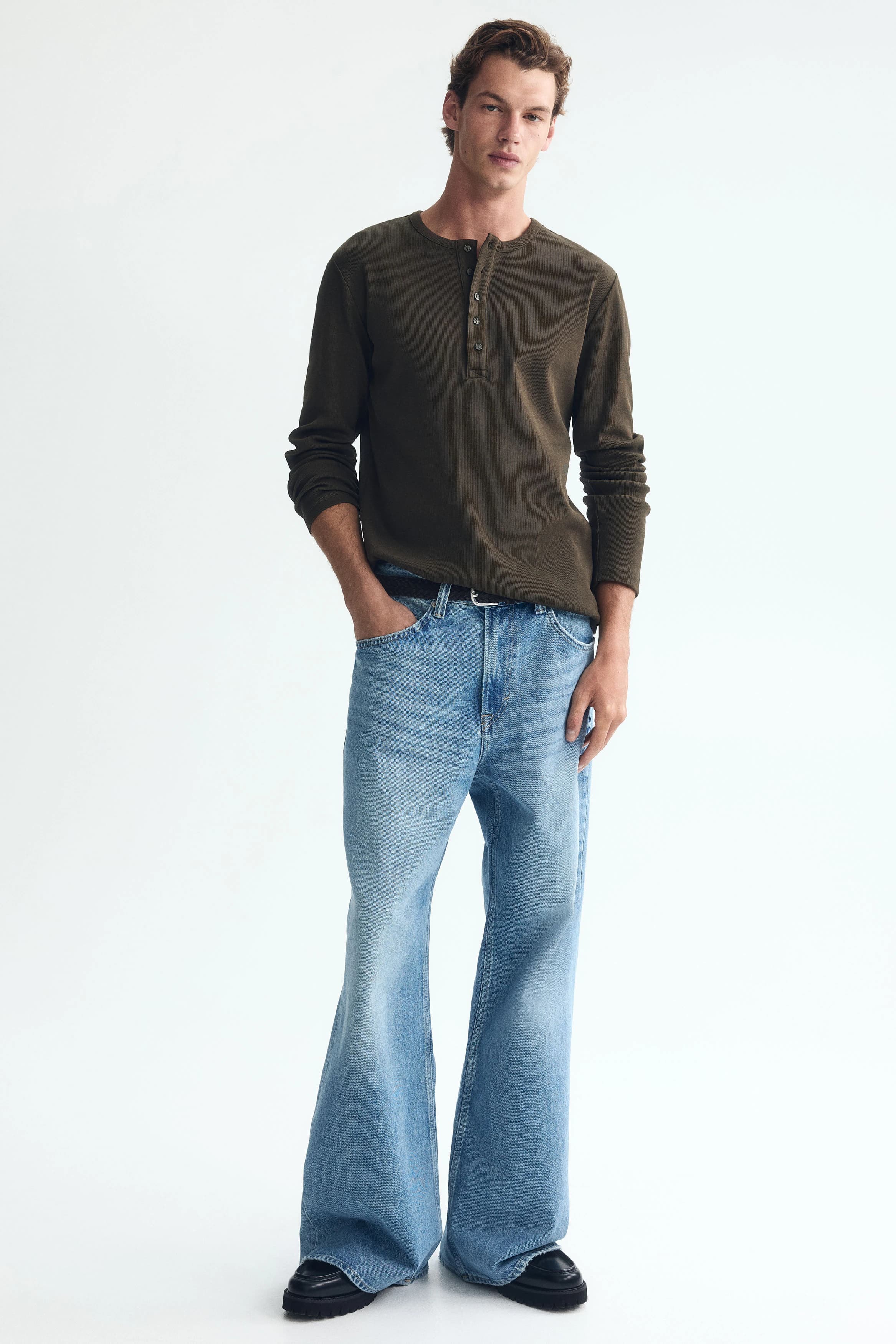 Loose Bootcut Jeans